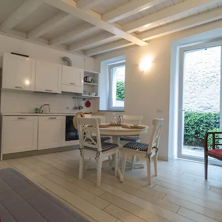 Apartment Welcomely - Lario House A *
