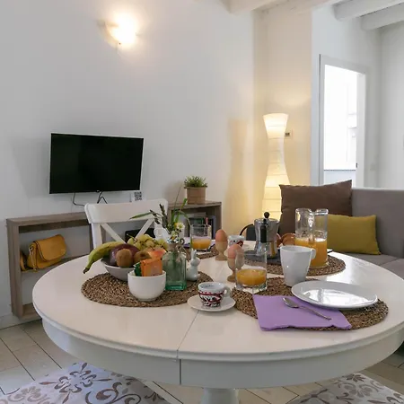 Lario House A شقة ليكو