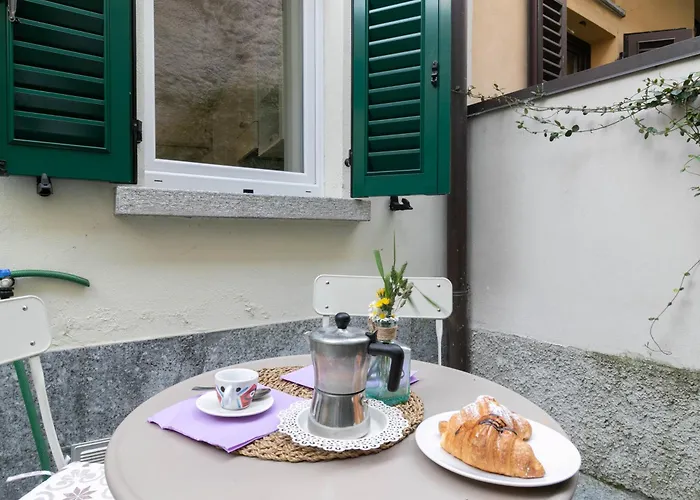 Lario House A شقة