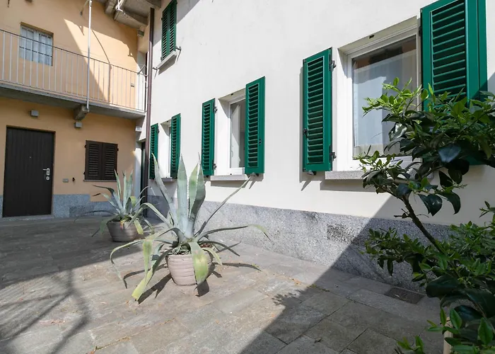 Lario House A * ليكو