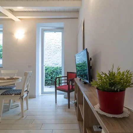 Apartment Welcomely - Lario House A