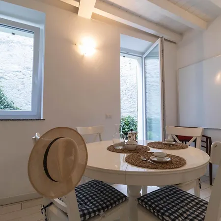 Apartment Welcomely - Lario House A *