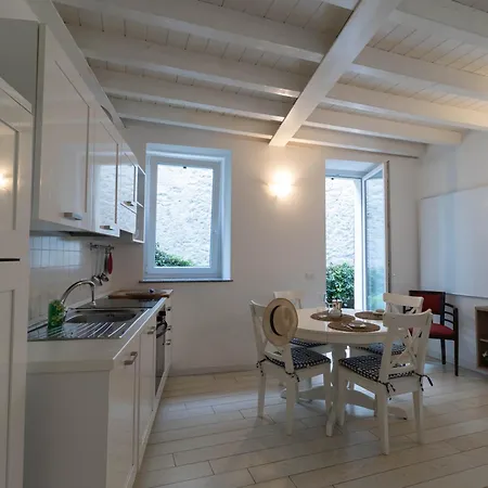 Apartment Welcomely - Lario House A