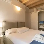 Апартаменты Lario House A Лекко