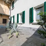 Lario House A * Лекко
