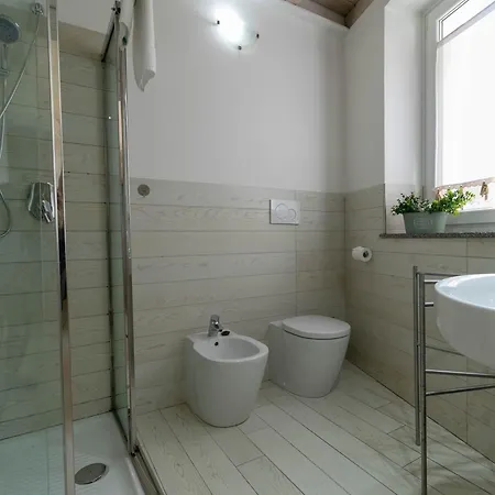 Lario House A Апартаменты Лекко